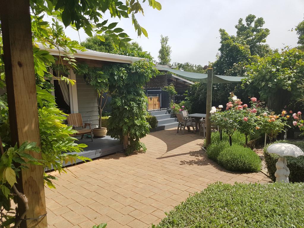 Renwick Olde Mill House B&B & Bike2Wine Cycle Hire المظهر الخارجي الصورة