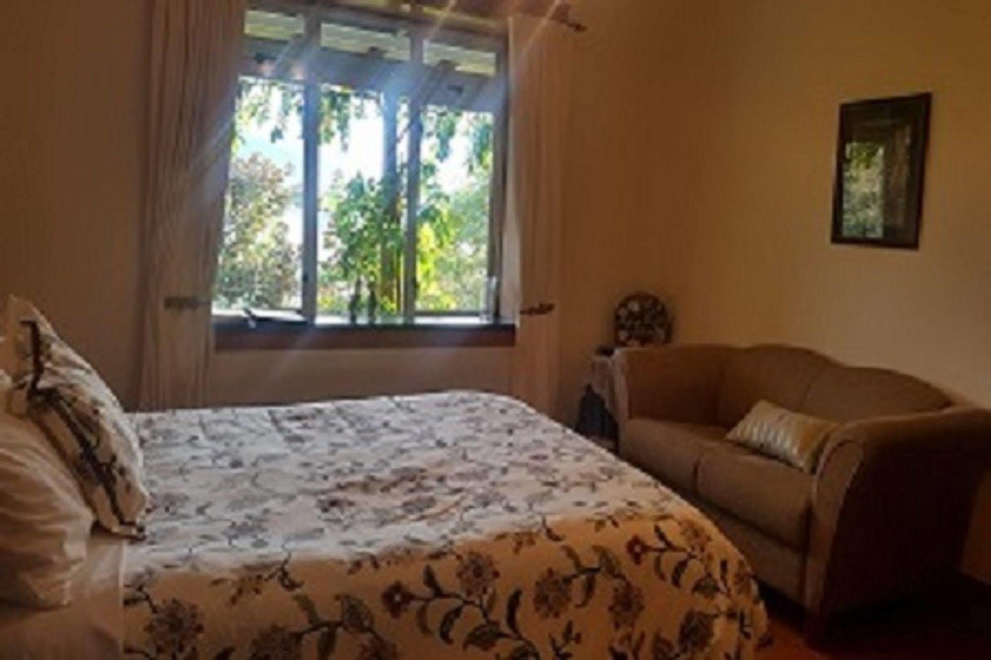 Renwick Olde Mill House B&B & Bike2Wine Cycle Hire المظهر الخارجي الصورة